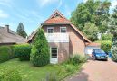 Auffahrt mit Garage