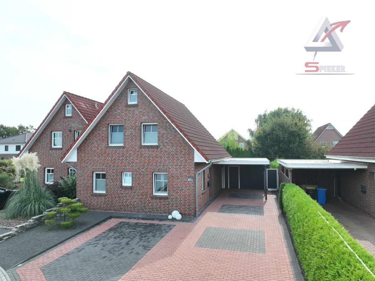 tolle Doppelhaushälfte mit Carport