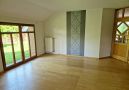 Wohnzimmer mit Echtholzparkett