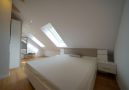 großes Eltern-Schlafzimmer