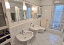 Badezimmer im Erdgeschoss