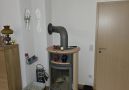 schicker Kaminofen im Wohnzimmer