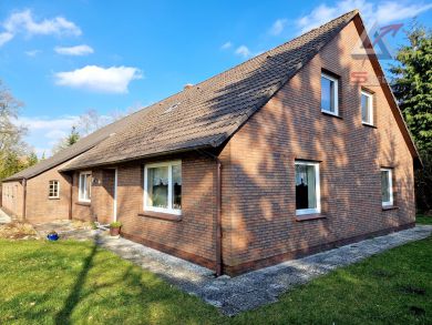 Schönes Landhaus mit vielseitigen Nebengebäuden