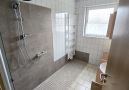 mit ebenerdiger Dusche