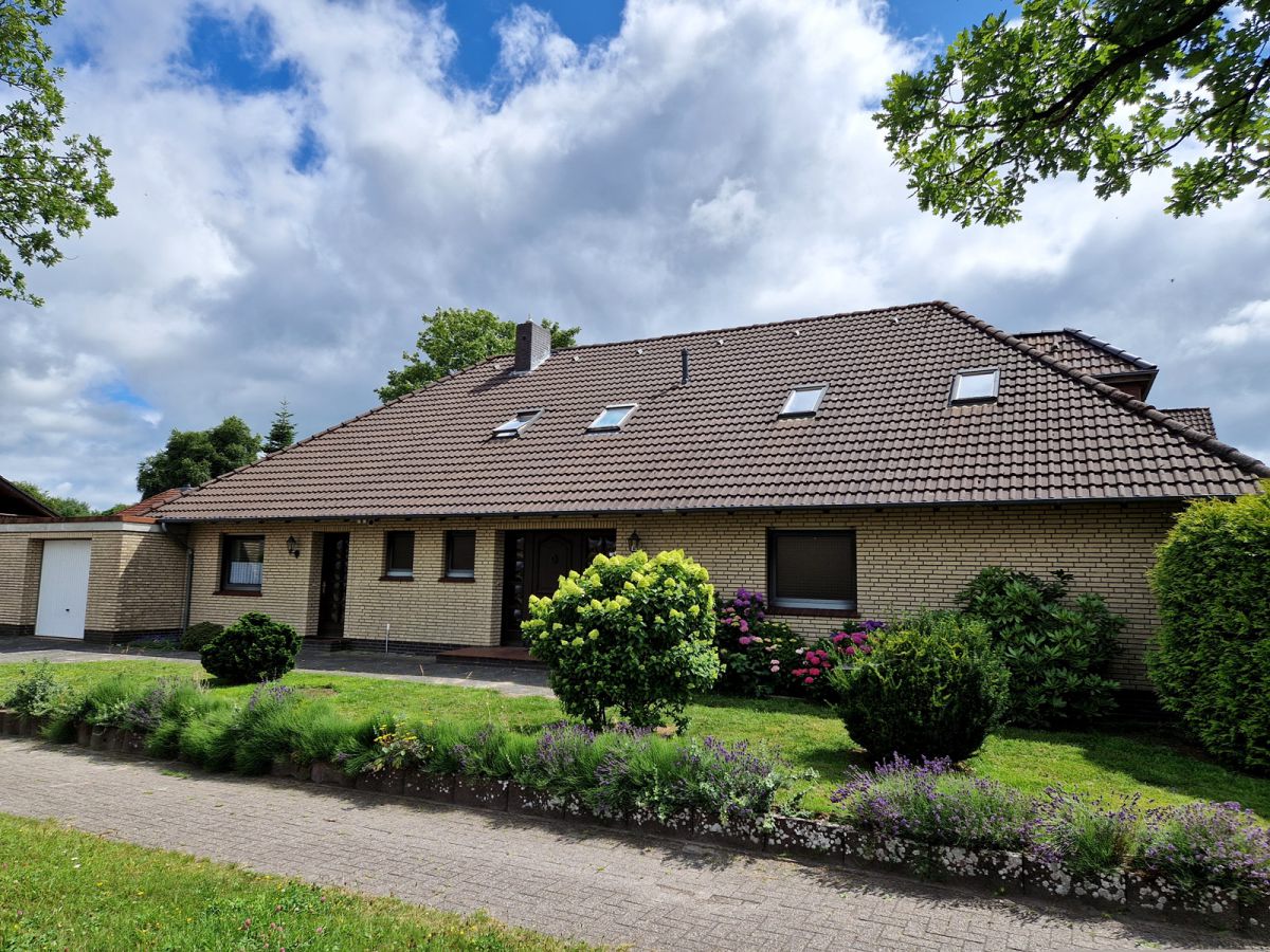 tolles Wohnhaus mit mehreren Wohneinheiten