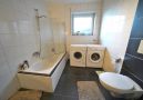 Badezimmer mit Badewanne