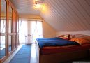 geräumige Schlafzimmer im OG