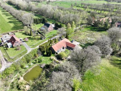 Ostfriesisches Landhaus mit Pferdestallungen, Teichen...