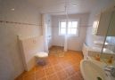 Badezimmer im Erdgeschoss
