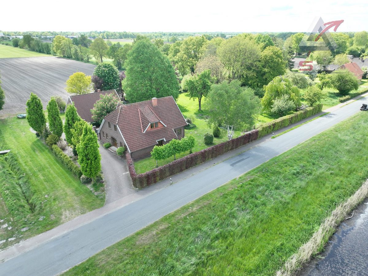 Einfamilienhaus mit parkähnlichen Garten