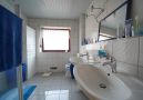 helles Badezimmer