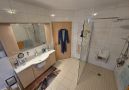 helles Badezimmer