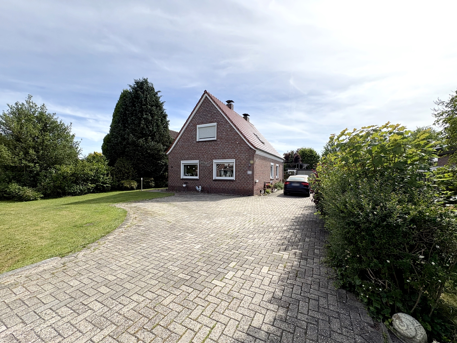 Aufwendig modernisiertes Wohnhaus