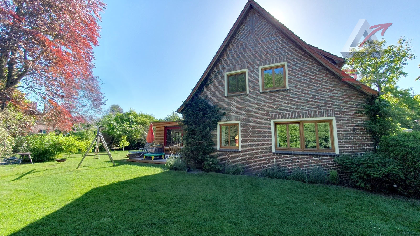 Großzügiges Wohnhaus-Grundstück mit Bebauungsmöglichkeit