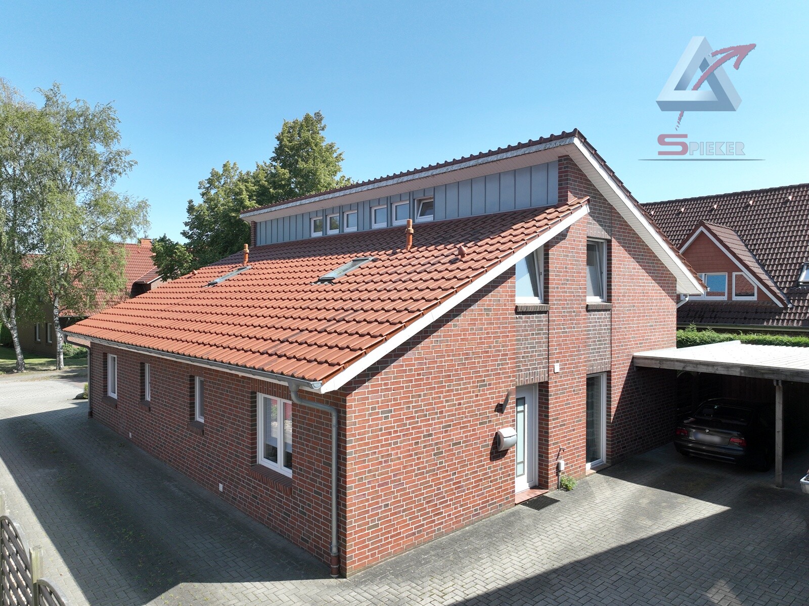 Moderne Doppelhaushälfte in zentraler Lage