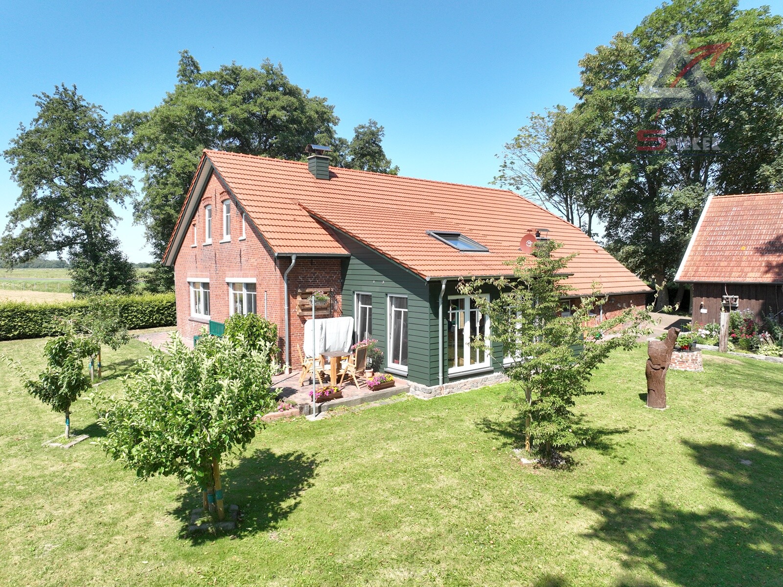 Sehenswert modernisiertes Fehnhaus in Kanallage!
